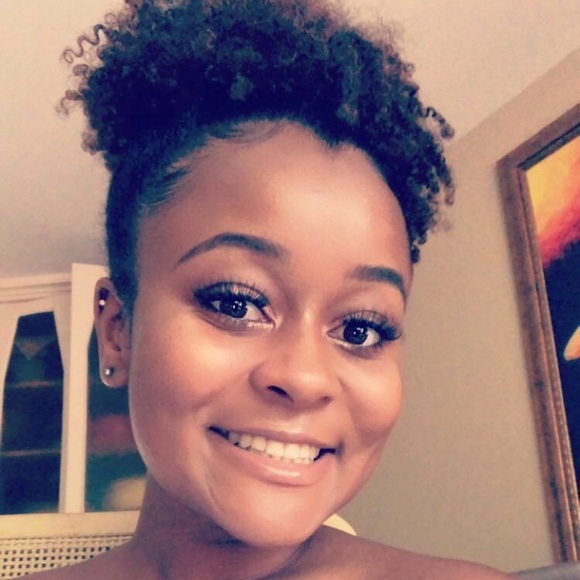 Hey ladies 👋🏾💓! Open for details. - Picture 1 of 1